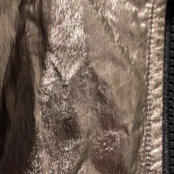 Ivivva girl’s iridescent windbreaker - Picture 5 of 12